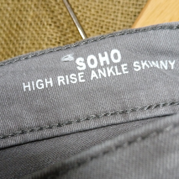 BO-21--Nicol Miller Slim Fit Jeans - Picture 7 of 7